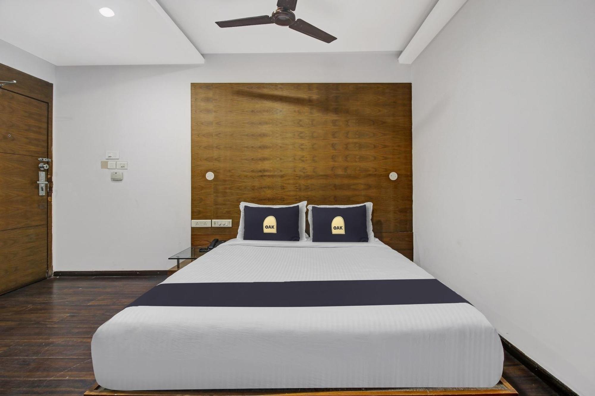 Townhouse Oak The Margi Hotel Near Yosufguda Metro Station Hyderabad Esterno foto