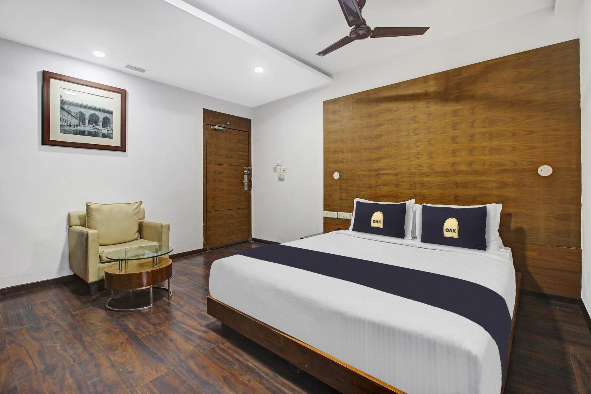 Townhouse Oak The Margi Hotel Near Yosufguda Metro Station Hyderabad Esterno foto