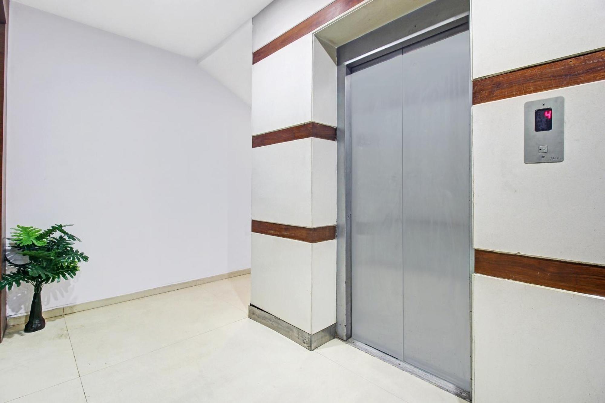 Townhouse Oak The Margi Hotel Near Yosufguda Metro Station Hyderabad Esterno foto