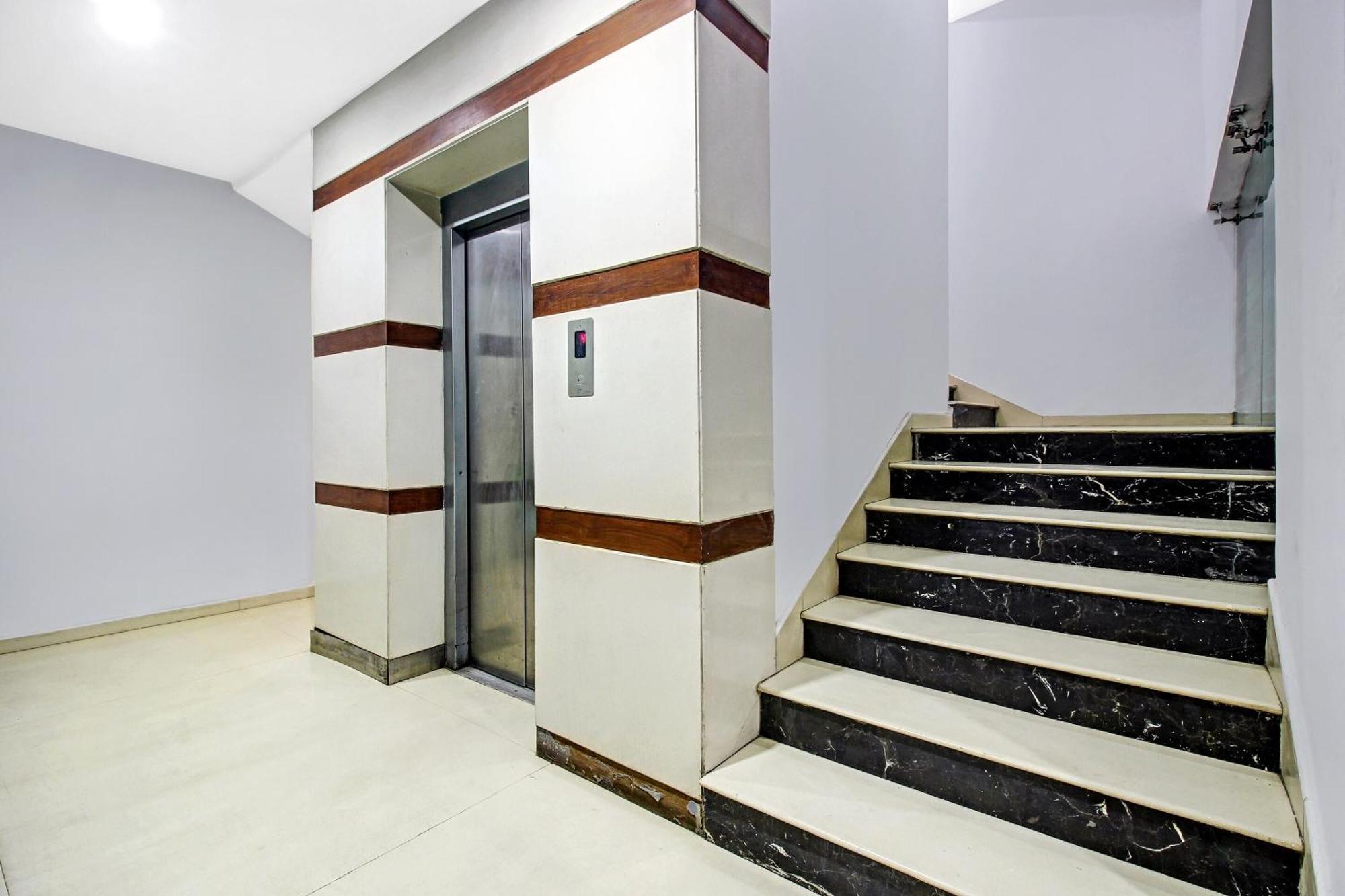 Townhouse Oak The Margi Hotel Near Yosufguda Metro Station Hyderabad Esterno foto